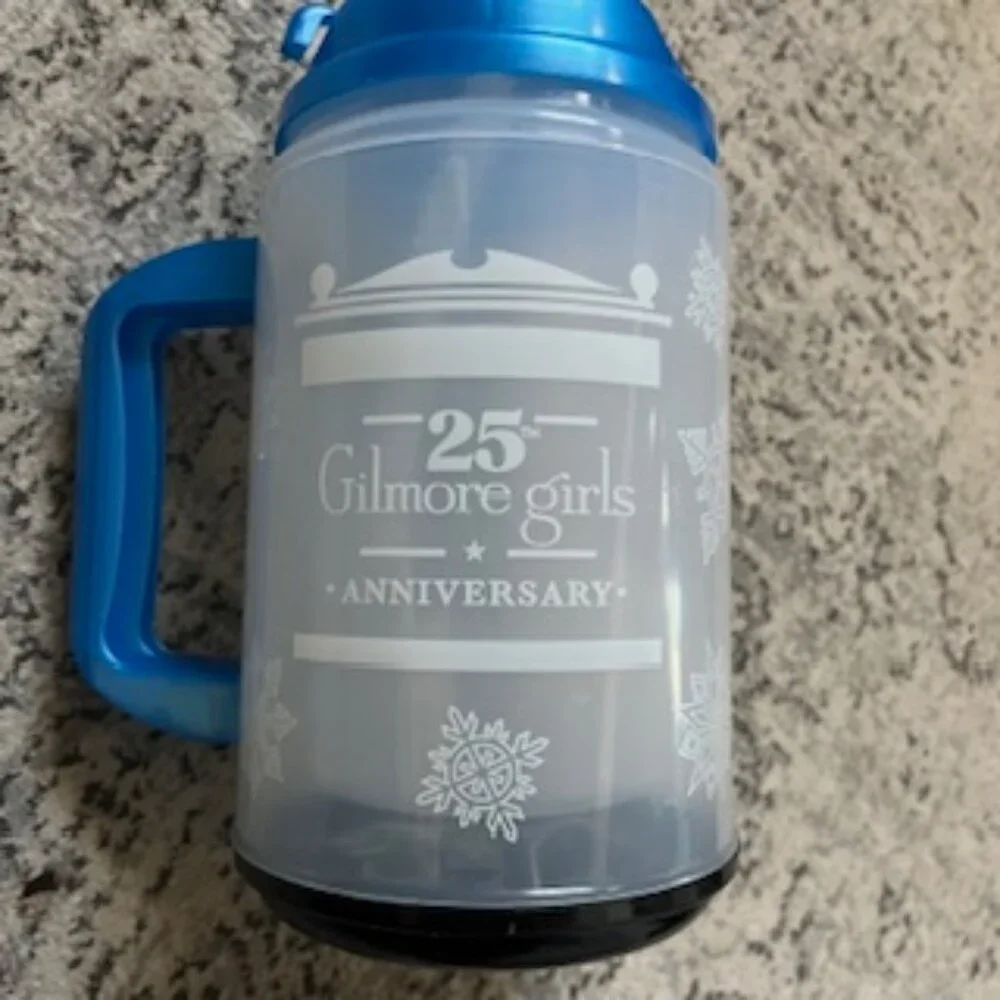 🧡3/15 Gilmore Girls Holiday 2025 Multicolor Light-Up Tumbler Never Been Used